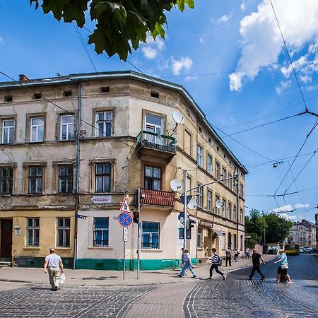 1 Bedroom Apartment Near Elizabeth'S The Cathedral Lviv Exterior photo