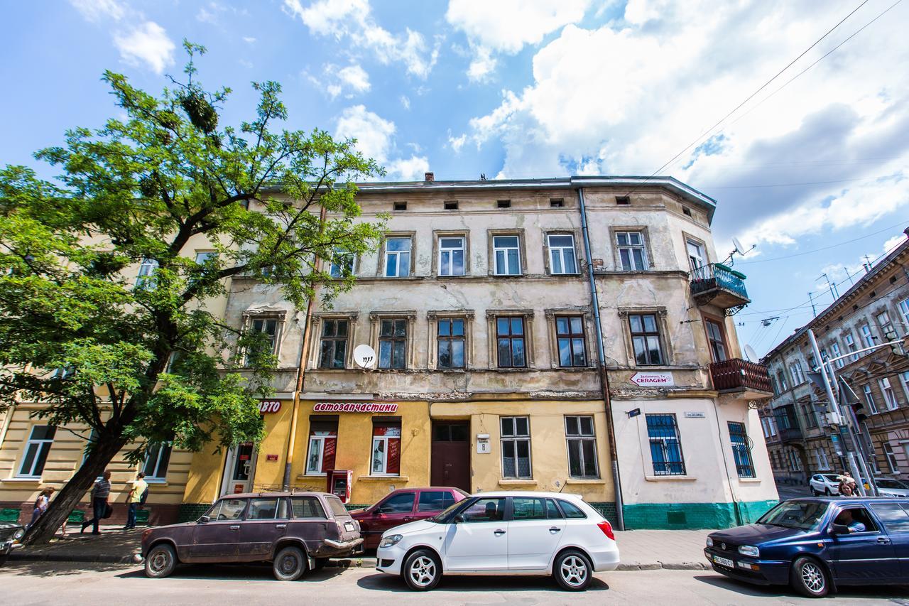 1 Bedroom Apartment Near Elizabeth'S The Cathedral Lviv Exterior photo