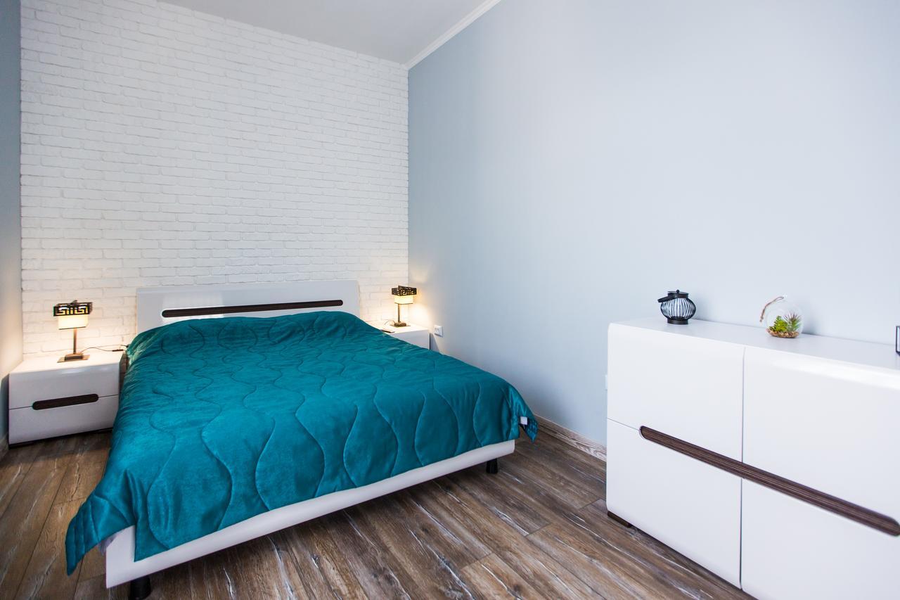 1 Bedroom Apartment Near Elizabeth'S The Cathedral Lviv Exterior photo