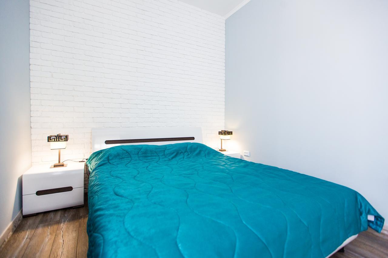 1 Bedroom Apartment Near Elizabeth'S The Cathedral Lviv Exterior photo