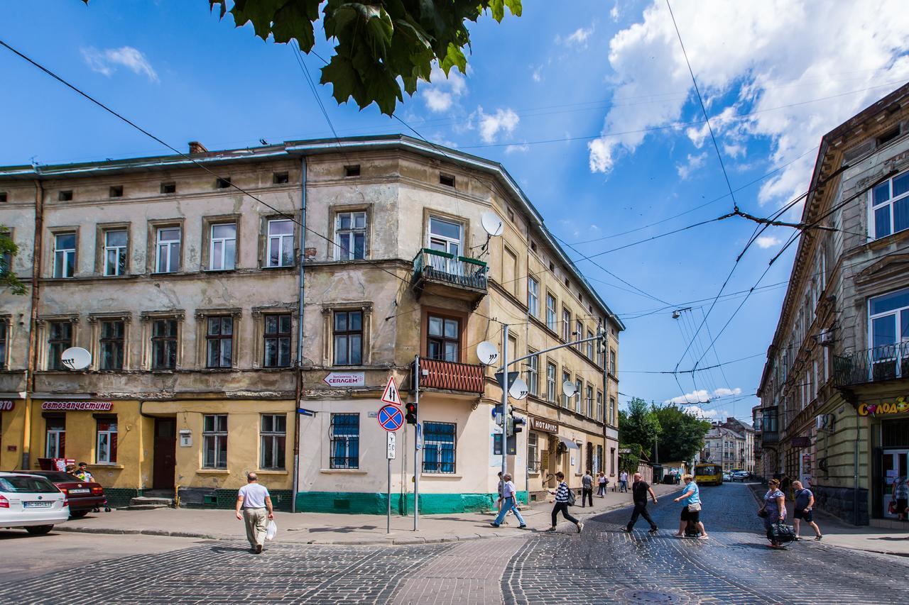 1 Bedroom Apartment Near Elizabeth'S The Cathedral Lviv Exterior photo