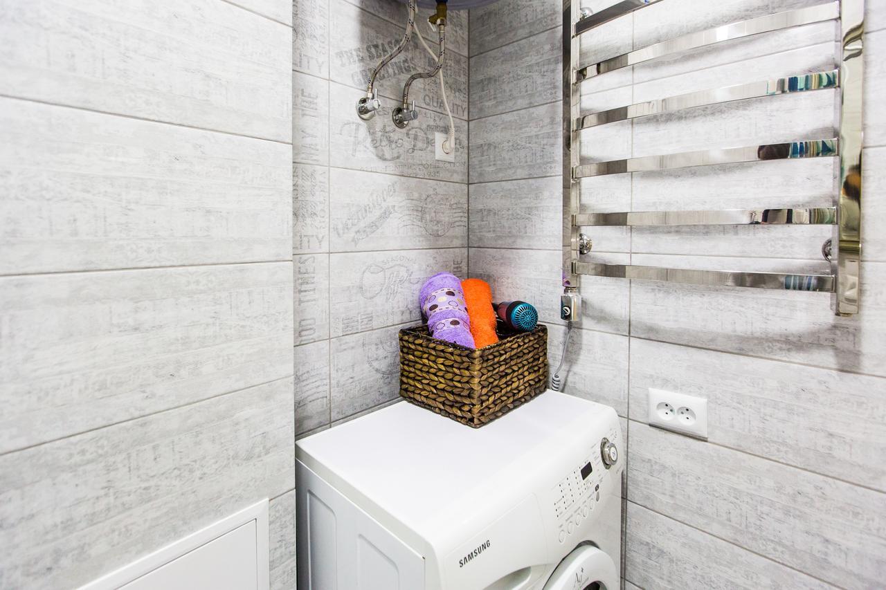 1 Bedroom Apartment Near Elizabeth'S The Cathedral Lviv Exterior photo
